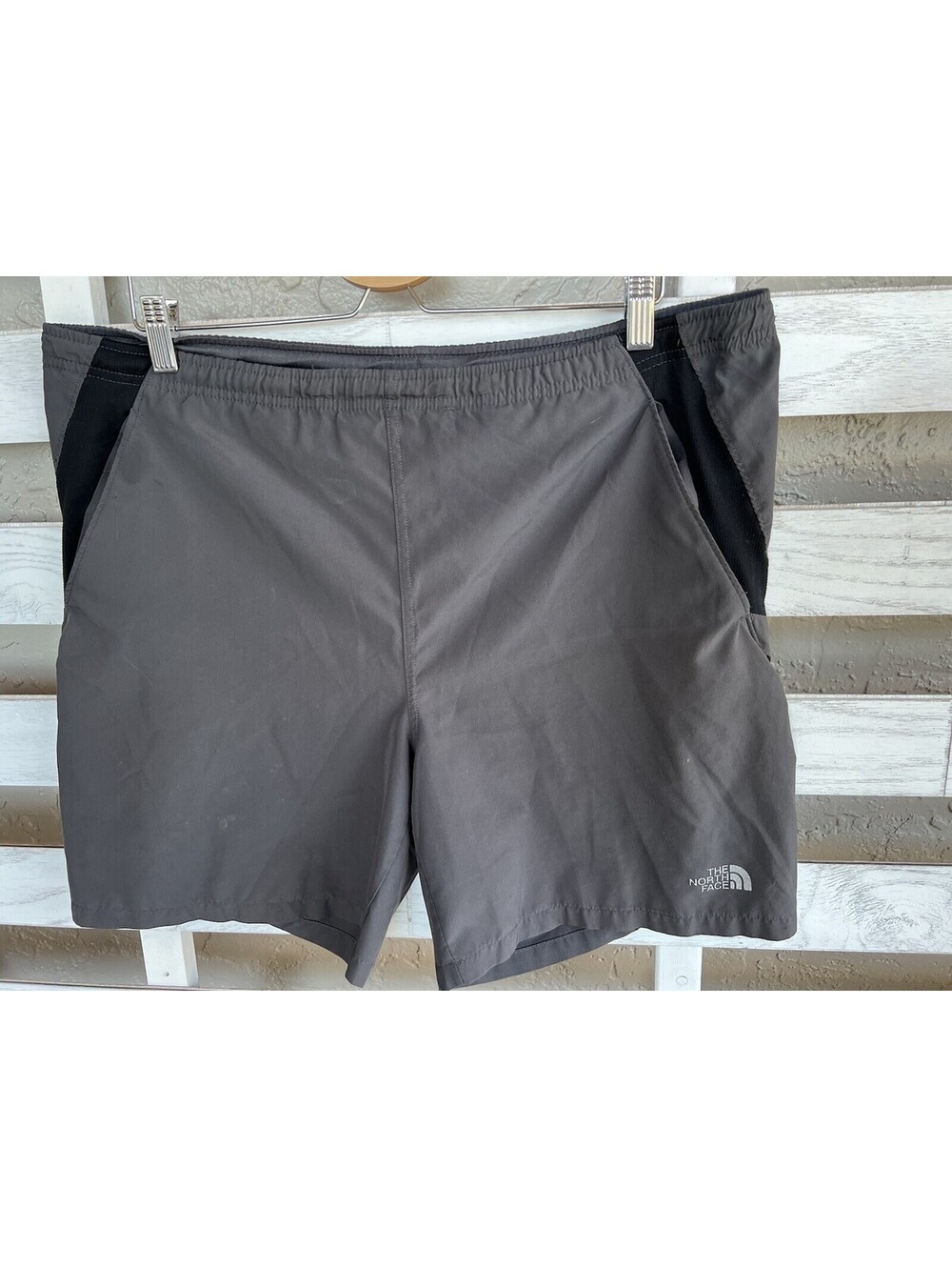 The North Face Mens Gray Hiking/Athletic Shorts Size XL **read*